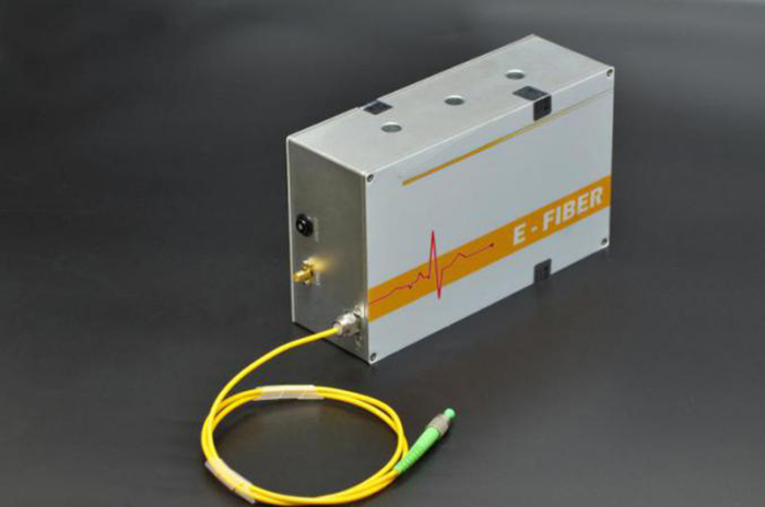 Ultra-Fast Laser 1560nm 1.5μm Femtosecond Pulse Fiber Laser PM Fiber FSPL-1560-50-100-80-PM-M - Click Image to Close